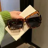 gafas de sol de diseñador para mujer Primavera y verano súper calientes estilo europeo y americano cejas levantando gafas de sol divertidas, personalidad femenina gafas de tamaño irregular