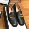 Scarpe eleganti Scarpe classiche da donna piatte Scarpe firmate Autentica pelle bovina con fibbia in metallo Lady Leather Letter Mules Princetown Trample Lazy Loafers Grandi dimensioni 35-42 con scatola