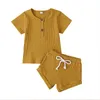 Kläder sätter bomull casual sommar nyfödda pojkar flickor kläder kostym ribbad stickad kort ärm t-shirts toppsandshorts 2pcs barn spårningsdräkter