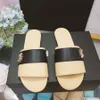 Sandalias para mujeres de diseñador moda de moda de cuero marinas al aire libre zapatillas para damas zapatillas casuales talla 35-41