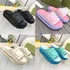 Classic Womens Slipper Designer Slides Macaron Platform Sandaler Solid Color Fashion Tjock botten Summer Woman Shoes With Box