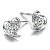 Orecchini a forma di cuore in argento sterling 925 Orecchini classici da donna di design Orecchini di cristallo splendenti Orecchini a bottone di lusso da donna