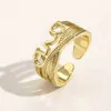 Designer-Schmuck, Armband, Halskette, Ring, Zubehör, breiter, mit Messing überzogener, echter Gold-weiblicher, alter, hohler Handdekoration, einfacher Zeigefingerring