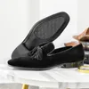 Mocas de tassel masculino sapatos casuais de luxo, estilo de noiva de estilo britânico Sapatos de festa de festa respirável Sapatos formais para homens