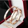 2023 bracelet de banlieue design bracelet de luxe pour hommes et femmes convient à toutes sortes d'occasions bracelets or argent rose incrustés de bracelets exquis
