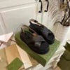 Högkvalitativ designerskor tofflor glider nya sandaler kohud yta fårskinn foder ungefär 4 cm tjock storlek kvinnors strandsko 35-40