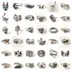 Anello solitario all'ingrosso TOP 50 stili diversi MIX Punk Cute Animal Claw Metal Rings Incredibili anelli da motociclista vintage 25 pezzi 50 pezzi possono essere selezionati 230529