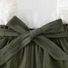Kläder sätter 0-3-åriga nyfödda flickor sommar ärmlös rund hals vit skjorta med armégrön shorts bälte mode kostym