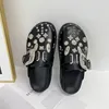 Pantofole firmate Toga da donna moda stile punk fondo spesso decorazione in metallo nero fibbia per cintura caldo tacco piatto seghettato mezze pantofole casual 521