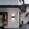 Vägglampa solar utomhus dekorativ trädgård hushåll vattentät upp och ner belysning
