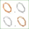 20% de réduction 2023 Nouveau collier de bracelet de bijoux de créateur Accessoires lien vers la série d'amour rayé miroir sculpté simple bague pour femme