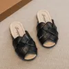 Slipper kinderen strand slippers gevlochten peep teen eenvoudige stijl 26-36 meisjes schuifregelaars ademende casual morden twee kleuren kinderen plat sandalen 230530