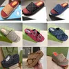 Tjock botten strand man tofflor mode sommar män tecknad tofflor utomhus plattform alfabet lady sandaler läder designer kvinnor skor stor storlek 35-42-45 med låda