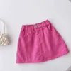 Set di abbigliamento Summer Girls Short Skirt Set Flower T-shirt a maniche bianche Mezza 2 pezzi Moda bambino per bambini