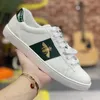 Designer för män dam ace sneaker fritidsskor Snake Chaussures Läder Sneakers Bee Broderade Ränder vit Sko platt plattform Promenad Sporttränare Tiger