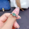 Ringos de cluster Anel de moissanita verde crepitante para mulheres de noivado de jóias Casamento real de jóias 925 Presente de aniversário de prata Gem