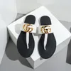 2023 Slipper Designer Slide Summer Sandals Fashion Men Beach Inomhus Flat Flip Flops Leather Lady Women Ladies Slippers