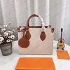 Designer-Damentasche, geprägt, schwarze Blume, ONTHEGO PM Taschen, Lederhandtasche, Umhängetasche, Umhängetasche, Einkaufstasche, 3 Größen