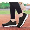 Printemps nouveau Style chaussures tissées volantes étudiants décontractés polyvalent à lacets maille chaussures pour femmes chaussures de sport Forrest Gump chaussures pour femmes