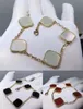 Новый Lucky Van Clover Clover Designer Designer Jewelry Set Set Uneflace Bracelet Shue Serging Золотая серебряная мать перла
