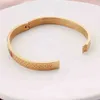 20% de réduction 2023 Nouvelle bague de collier de bijoux de créateur Accessoires bracelet à boucle en titane ins style léger gouttes d'huile en acier inoxydable Bracelet