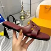 Classic ladies leather slippers factory outlet Mueller slippers outdoor indoor leisure flat-bottom plus size 43 brand design with women's shoes trend box.Breathable