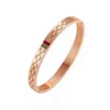 20% di sconto 2023 Nuovo anello collana di gioielli firmati Bracciale braccialetto in oro intarsiato geometrico da donna rosso netto confezione indipendente