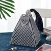 Vintage Full Diamond Triangle Portable Dinner Party Mini Small Bag Women's Portable Drop Shaped Hand Bag kan inte passa mobiltelefon 14*10*18