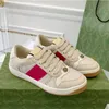 Designer Mens Screener Sneakers Leather Vintage nödställda effekt Låg häl kvinnors män strip mesh ventilat sportskor bi färg gummisula skor