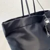 Bolso de bolso para mujeres diseñador bolso de bolso de nylon negro bolso de compras casual grande capacidad con bolsa triangular301h