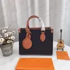 Designer-Damentasche, geprägt, schwarze Blume, ONTHEGO PM Taschen, Lederhandtasche, Umhängetasche, Umhängetasche, Einkaufstasche, 3 Größen