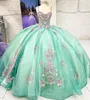Sage Garden Quinceanera Dress 2023 Kontrastujący kwiatowy haft koronkowy Charro Mexican Quince Sweet 15/16 Urodziny suknia dla 15. dziewczyny Vestido de 15 Anos Corset