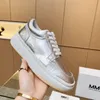 Mulheres Paris Low Top Sneaker Calf couro inspirado no sapato de basquete original dos anos 80 Margiela Design Elements Exagerated Square Toe MM6S Sapatos discretos