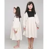 女の子のドレス春の10代の女の子ドレス2色パッチワーク子供綿drses子供服姉妹服＃6493