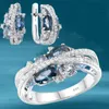 Band Rings Luxury Designer Sapphire Crystal Jewelry Set for Women Cross Infinite Ringörhängen Halsband Bröllopsuppsättning Valentinsdag Gift J230531