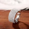 Anelli a grappolo Moda Splendido anello con diamanti lucidi per le donne Tutti abbinati Accessori di tendenza Cerimonia di nozze Regalo di fidanzamento squisito