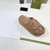 Slipper designer toffel lyx män kvinnor sandaler fluorescerande brev design herrar glida modestil toftare temperament hundra med skicka presentlåda mycket trevligt