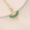 Collane con ciondolo Nuovi gioielli di moda Collana con croce di personalità a catena con collare in zircone verde smeraldo di lusso per le donne
