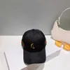 23SS Designer Cap Baseball Cap Monogram Жаккард красная и голубая лента сплайсинг металл логотип бейсболка для взрослых куполо