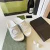 Zapatilla de diseño zapatilla de lujo para hombre mujer sandalias diseño de letras fluorescentes para hombre diapositiva estilo de moda zapatillas temperamento cien con enviar caja de regalo