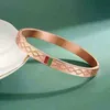 20% di sconto 2023 Nuovo anello collana di gioielli firmati Bracciale braccialetto in oro intarsiato geometrico da donna rosso netto confezione indipendente