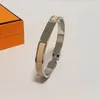 Bracelet de créateur 8mm de large, bijoux en acier titane, taille cadeau 17 pour femme, bijoux à la mode, avec coffret ou sac en velours