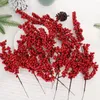 Kwiaty dekoracyjne 12/1pcs Boże Narodzenie czerwone jagody owocowe symulacja pianka holly jagry łodygi roślin dla majsterkowiczów prezenty na drzewo
