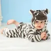 Pyjamas baby rompers vinterdräkt flanell för tjej pojke småbarn spädbarn kläder barn övergripande djur panda tiger lejon enhörning ropa bebe 231201