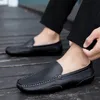 Klädskor 2023 män äkta läder casual varumärke loafers moccasins andas slip på svart körskor chaussure homme 231130