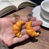Keychains Lanyards Simulated Bread Keychain Creative Fashion Croissant Food Model Bag Car Key Ring Mobile Phone Pendant Ornaments Gift for Friends R231201