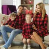 Passende Familien-Outfits für das Jahr Weihnachten, passende Familien-Outfits, kariert, Mutter-Tochter-Kleid, Vater-Sohn-Sweatshirt, Mama, Baby, Mama und ich Look, Kleidung 231130