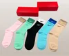 Chaussettes pour hommes de créateurs colorés en gros, coton de haute qualité pour femmes, paquet complet, cheville classique respirante, chaussettes de basket-ball de football mixtes, chaussettes décontractées cinq paires i5