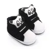 First Walkers Baby Shoes Classic Soft Sole Born Casual Fashion Sports Sneaker Spädbarn Toddler Carton Animal Walker Crib 231201