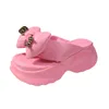 Klänningskor sommar söt rosa kvinnor tofflor tjock sul casual plattform strand flip flops fritid båge sandaler sneakers kvinna